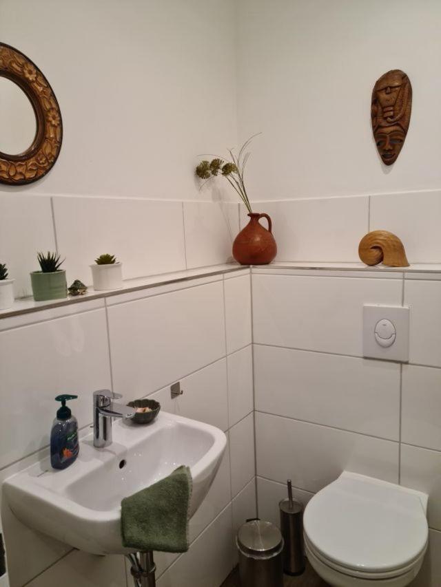 Pilgrims "Rosalie" Grosse Fewo Mit 3 Schlafzimmern, 1Bad, 2 Wc, Balkon, Fast Internet Брилон Экстерьер фото